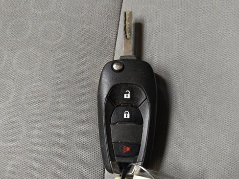 Used 2022 Chevrolet Trax LS w/ Tint and Cruise Package FWD image 32