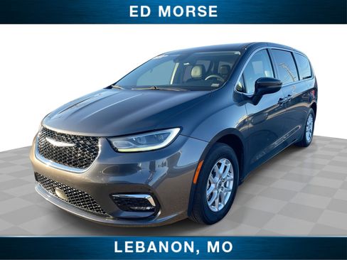 Used 2023 Chrysler Pacifica Touring-L image 1