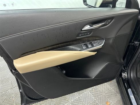 Used 2024 Cadillac XT4 Premium Luxury image 11