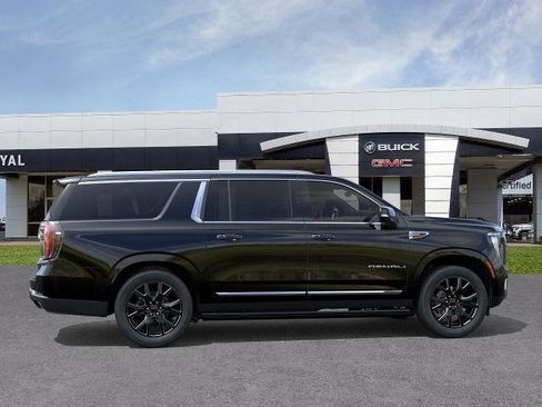 New 2026 GMC Yukon XL Denali w/ Denali Reserve Package image 5