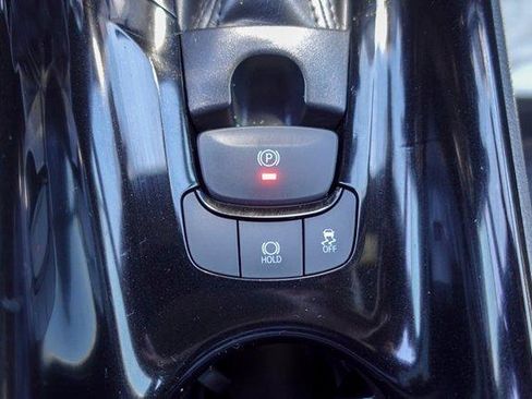 Used 2019 Toyota C-HR XLE FWD image 20