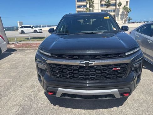 Used 2024 Chevrolet Traverse Z71 image 4