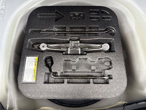 Certified 2025 Toyota Corolla SE image 38