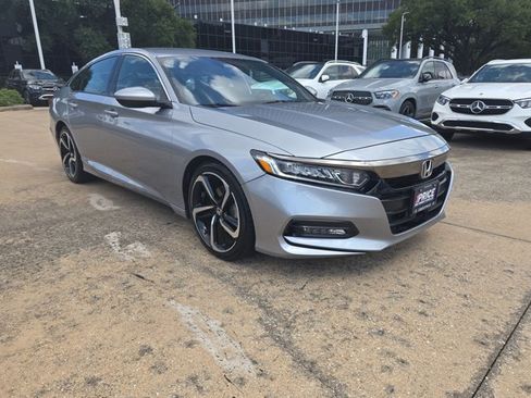 Used 2018 Honda Accord Sport image 3