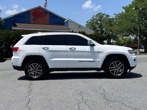 Used 2019 Jeep Grand Cherokee Limited AWD/4WD image 3