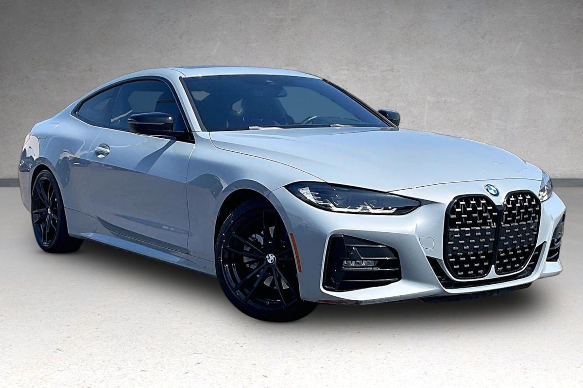 Used 2022 BMW 430i Coupe w/ M Sport Package RWD image 2