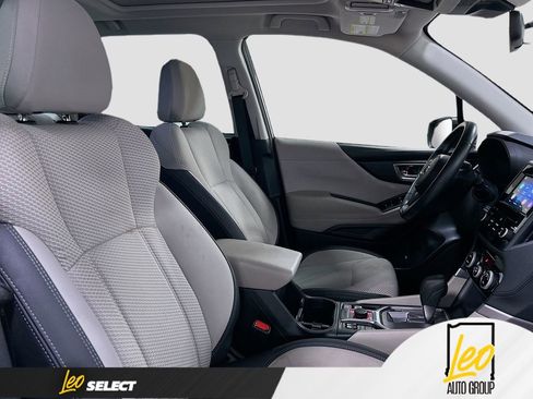 Used 2023 Subaru Forester Premium image 28