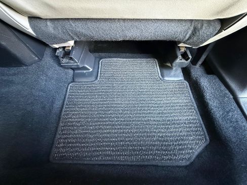 Used 2015 Subaru Forester 2.5i Premium w/ All-Weather Package AWD/4WD image 38