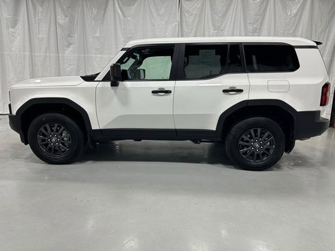 Used 2025 Toyota Land Cruiser 1958 image 4