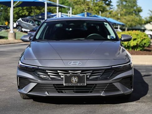 Used 2026 Hyundai Elantra SE FWD image 13