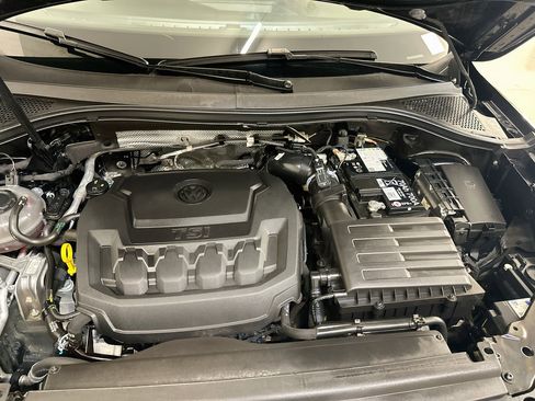 Used 2024 Volkswagen Tiguan SE AWD/4WD image 35