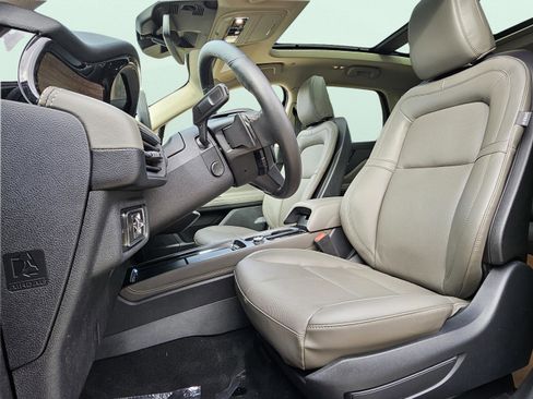 New 2026 Lincoln Corsair Reserve image 13