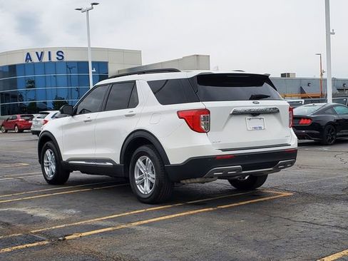 Used 2024 Ford Explorer XLT w/ Equipment Group 202A AWD/4WD image 4