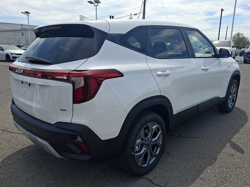 New 2026 Kia Seltos LX image 3