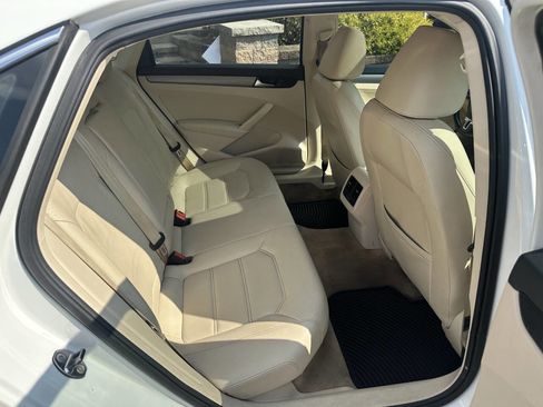 Used 2014 Volkswagen Passat TDI SE image 25