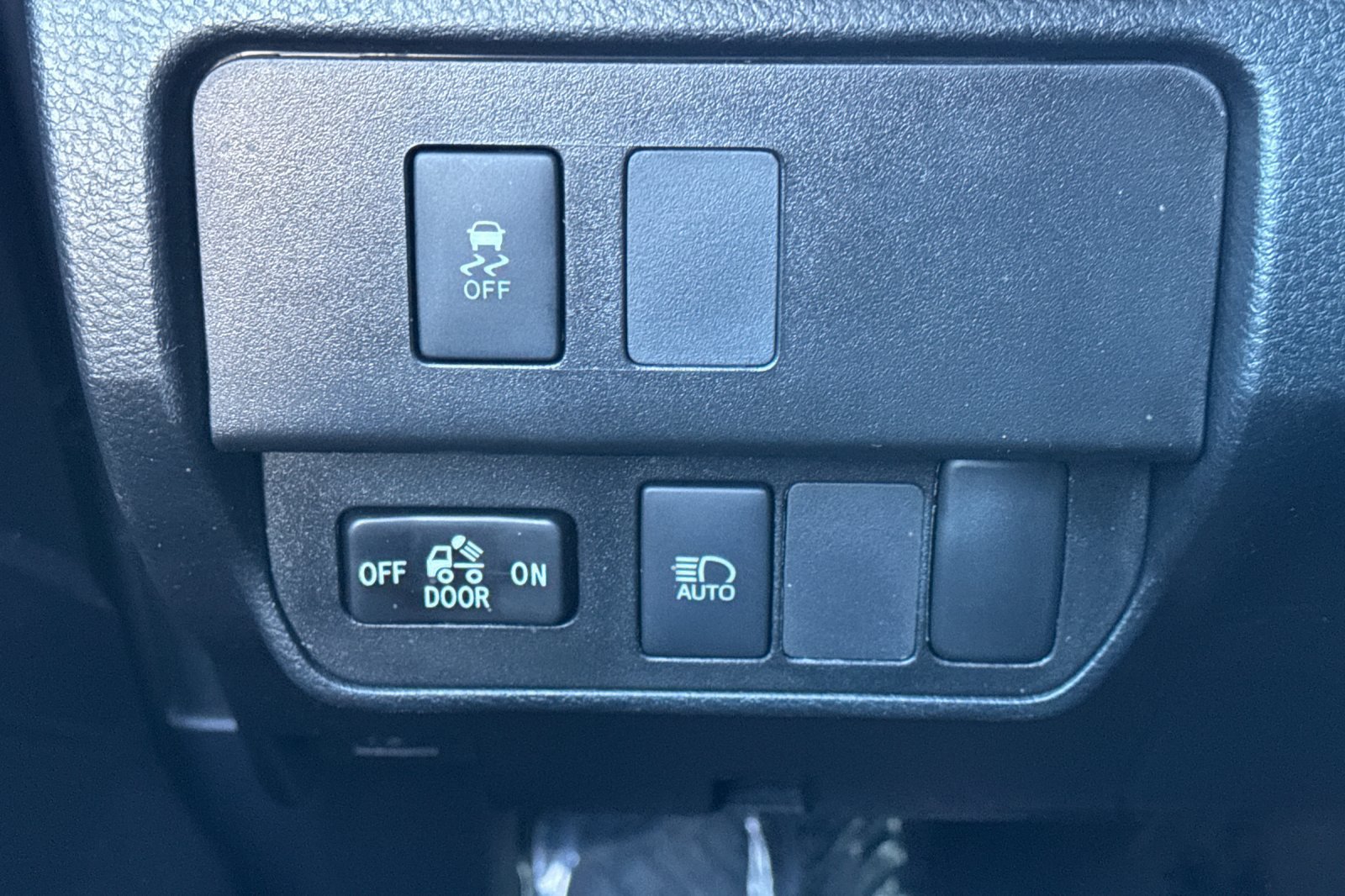 Used 2020 Toyota Tacoma SR5 RWD image 27