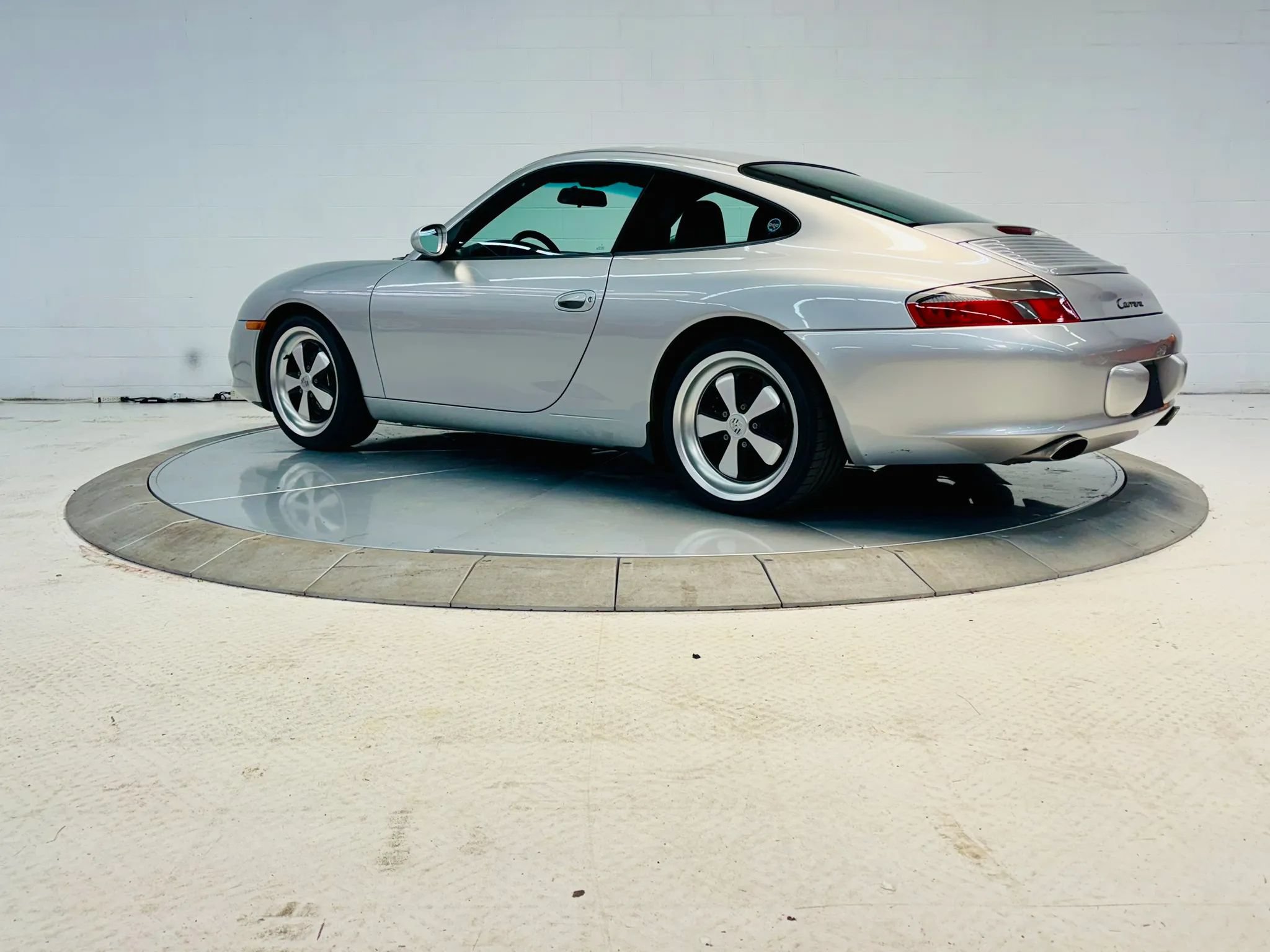 Used 2002 Porsche 911 GT3 RS image 33