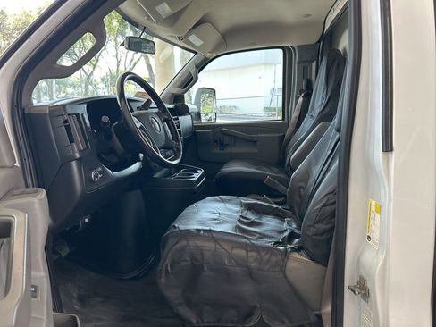 Used 2023 GMC Savana 3500 w/ Power Convenience Package image 5