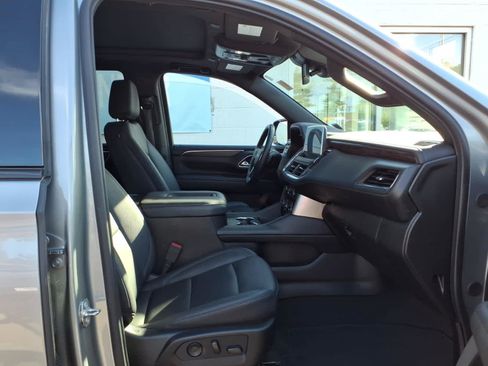 Used 2023 Chevrolet Tahoe Z71 w/ Luxury Package AWD/4WD image 20