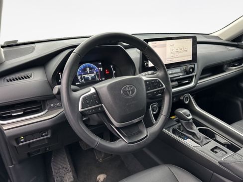 Certified 2025 Toyota Grand Highlander XLE image 11