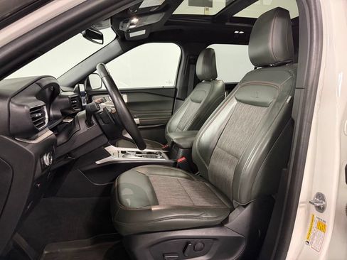 Used 2023 Ford Explorer Timberline w/ Timberline Technology Package AWD/4WD image 9