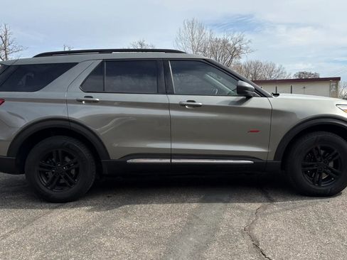 Used 2020 Ford Explorer XLT AWD/4WD image 11