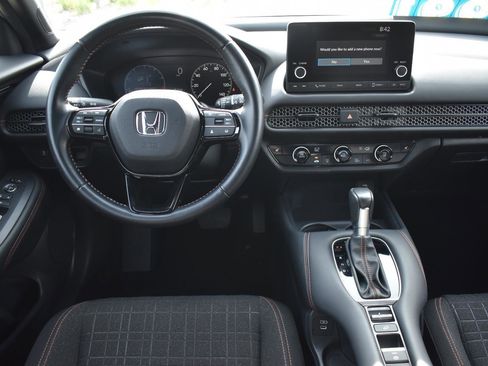 Used 2025 Honda HR-V Sport image 18