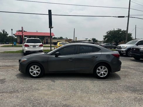 Used 2018 MAZDA MAZDA3 Sport image 8