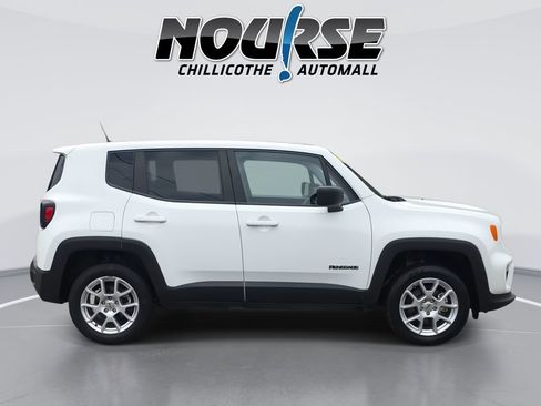 Used 2023 Jeep Renegade Latitude AWD/4WD image 9