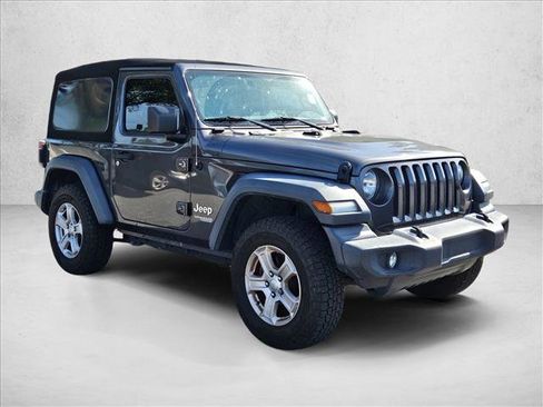 Used 2018 Jeep Wrangler Sport AWD/4WD image 3