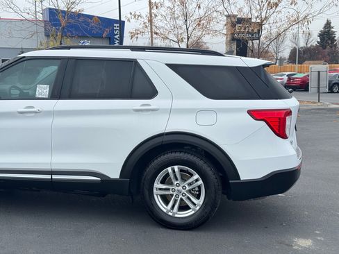 Used 2022 Ford Explorer XLT w/ Equipment Group 202A RWD image 9