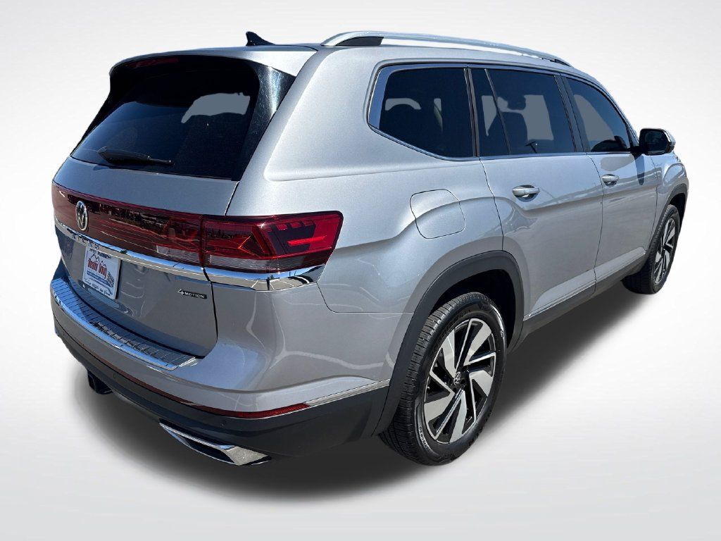 Used 2024 Volkswagen Atlas SEL AWD/4WD image 5
