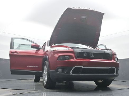 Used 2017 Jeep Cherokee Limited image 58