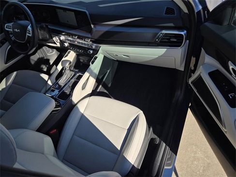 Certified 2025 Kia Telluride S image 7
