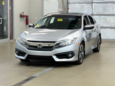 Used 2017 Honda Civic EX-T image 3