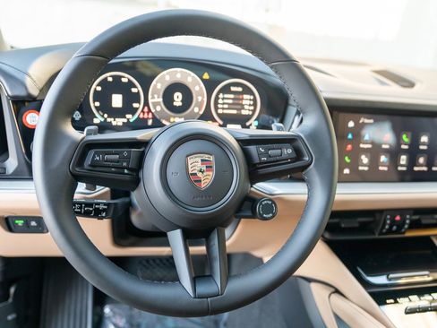 Certified 2025 Porsche Cayenne AWD/4WD image 12