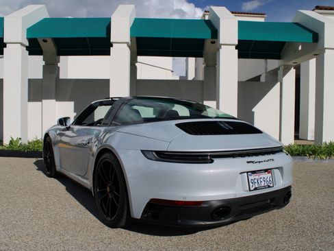 Used 2023 Porsche 911 Targa 4 GTS image 3