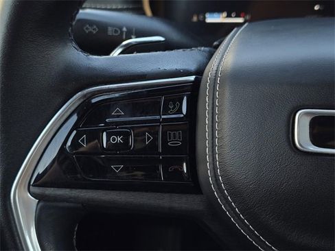 Used 2022 Jeep Grand Cherokee L Overland w/ Luxury Tech Group IV image 15