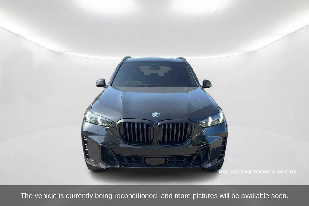 Used 2025 BMW X5 sDrive40i w/ M Sport Package RWD image 2