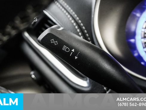 Used 2025 Chrysler Pacifica Limited image 29