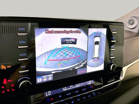 Used 2021 Toyota Sienna Platinum FWD image 26