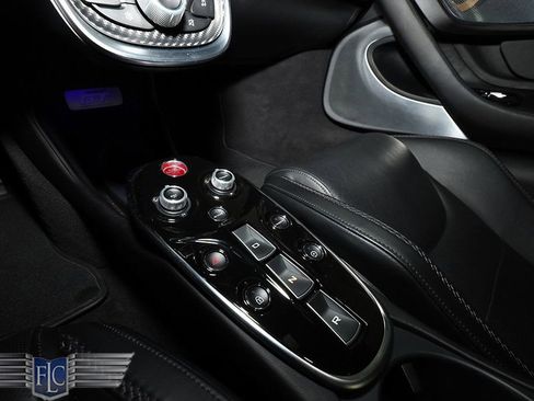 Used 2022 McLaren GT image 28