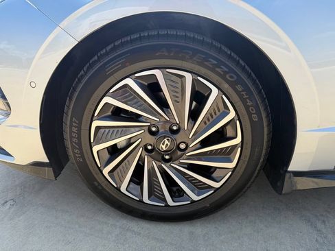 Certified 2024 Hyundai Sonata Limited FWD image 9
