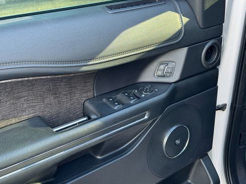 Used 2019 Ford Expedition Limited w/ Equipment Group 301A image 20