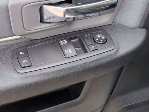 Used 2022 RAM 1500 Classic SLT image 14