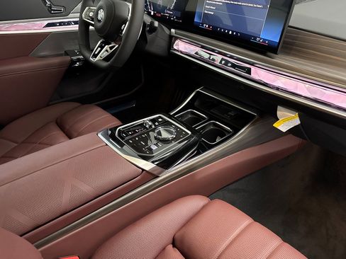 New 2026 BMW 740i w/ Premium Package image 28