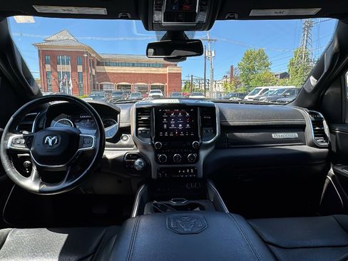 Used 2019 RAM 1500 Laramie w/ Sport Appearance Package AWD/4WD image 28