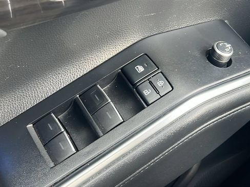 Used 2021 Toyota Highlander Platinum AWD/4WD image 19