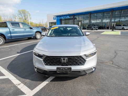 Certified 2025 Honda Accord EX-L image 2