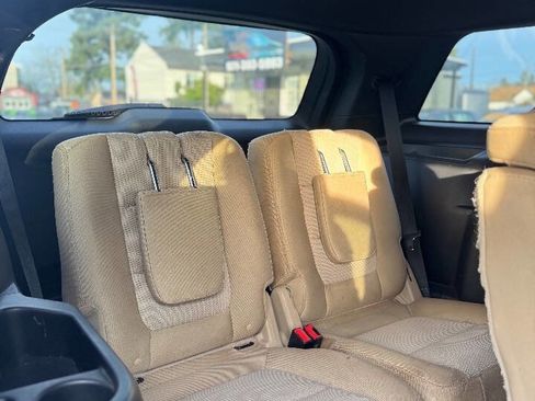 Used 2016 Ford Explorer XLT w/ Equipment Group 201A image 9